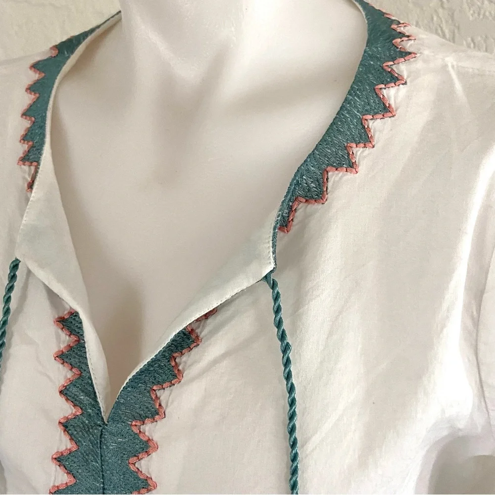 3/$25 Chicos embroidered summer tunic L - Picture 2 of 8